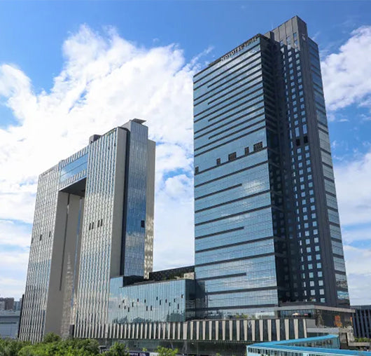 CROWN GOOSE Launches a 6-star Hotel Grand Mercure Room Package