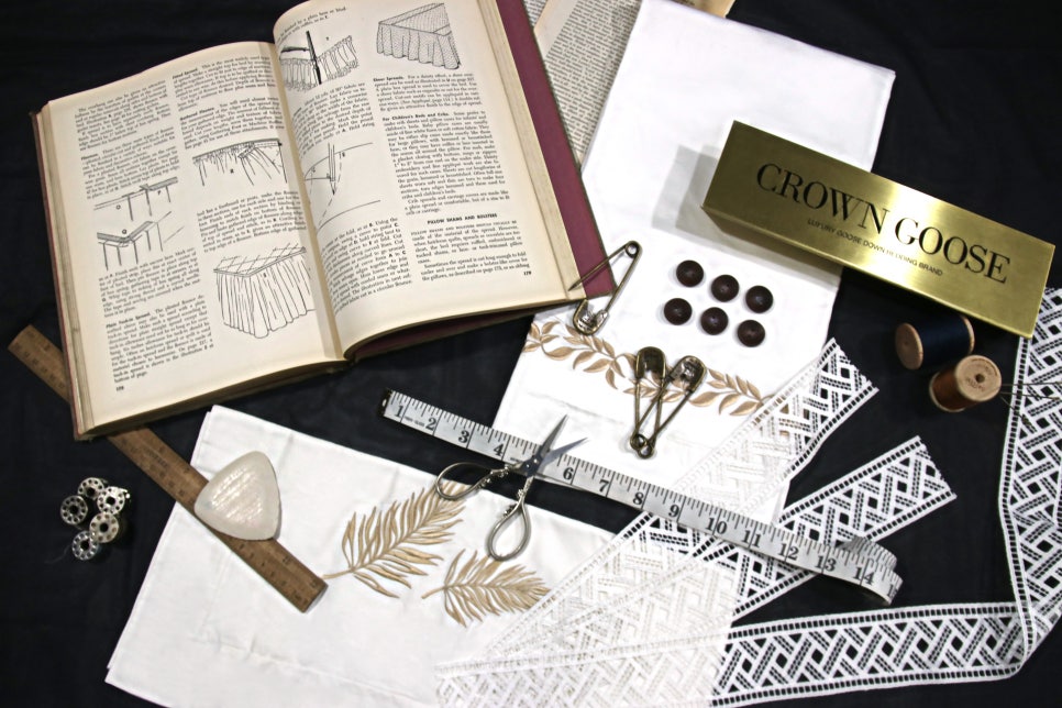 Luxury Bedding Review: Crown Goose De Rang Quartet Gold Duvet Cover Set