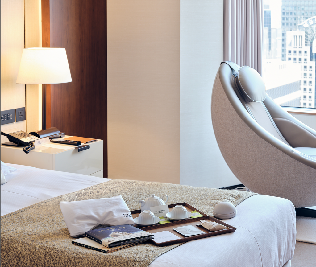 Lotte Hotel Seoul X Crown Goose