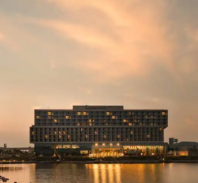 NEST HOTEL X CROWN GOOSE PRESIDENTIAL SUITE